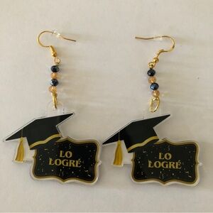 Class of 2026 Lo Logré Graduate earrings